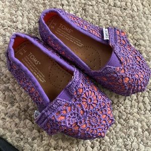 Toddler toms